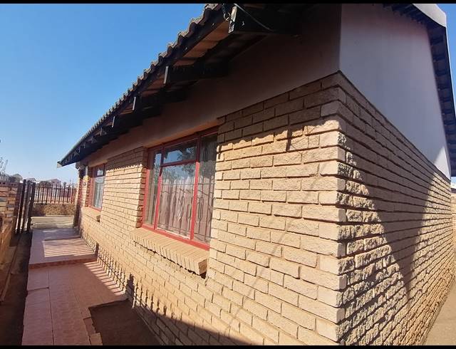 3 BEDROOM FREESTANDING SOLD IN KANANA